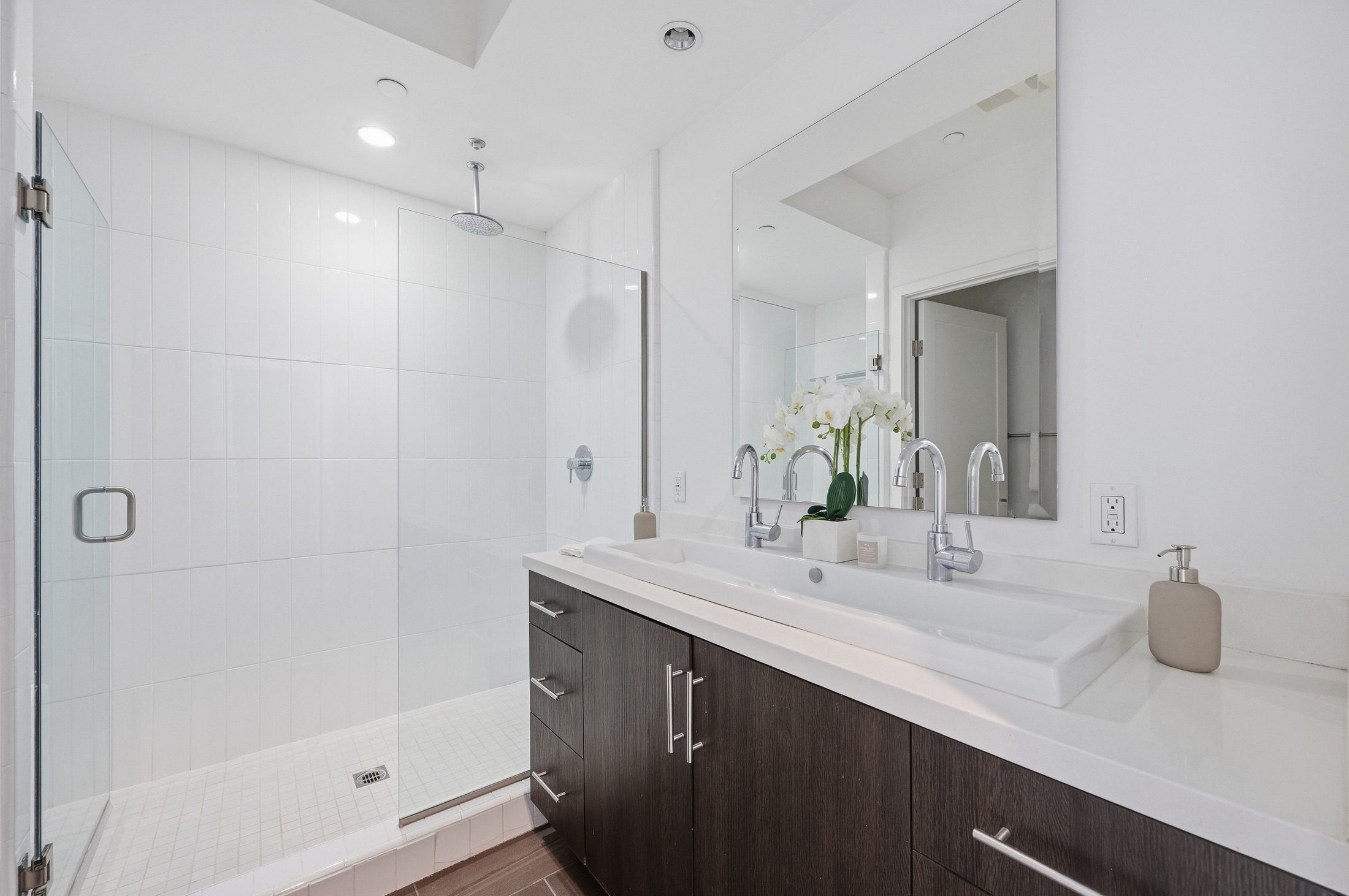  1400 North Fuller Avenue - 物件實景