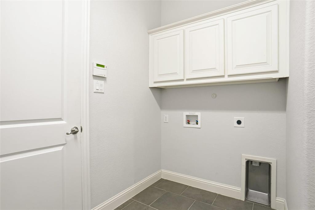 Flower Mound, Texas, 76262, United States, 4 Bedrooms Bedrooms, ,3 BathroomsBathrooms,Residential,For Sale,2005470