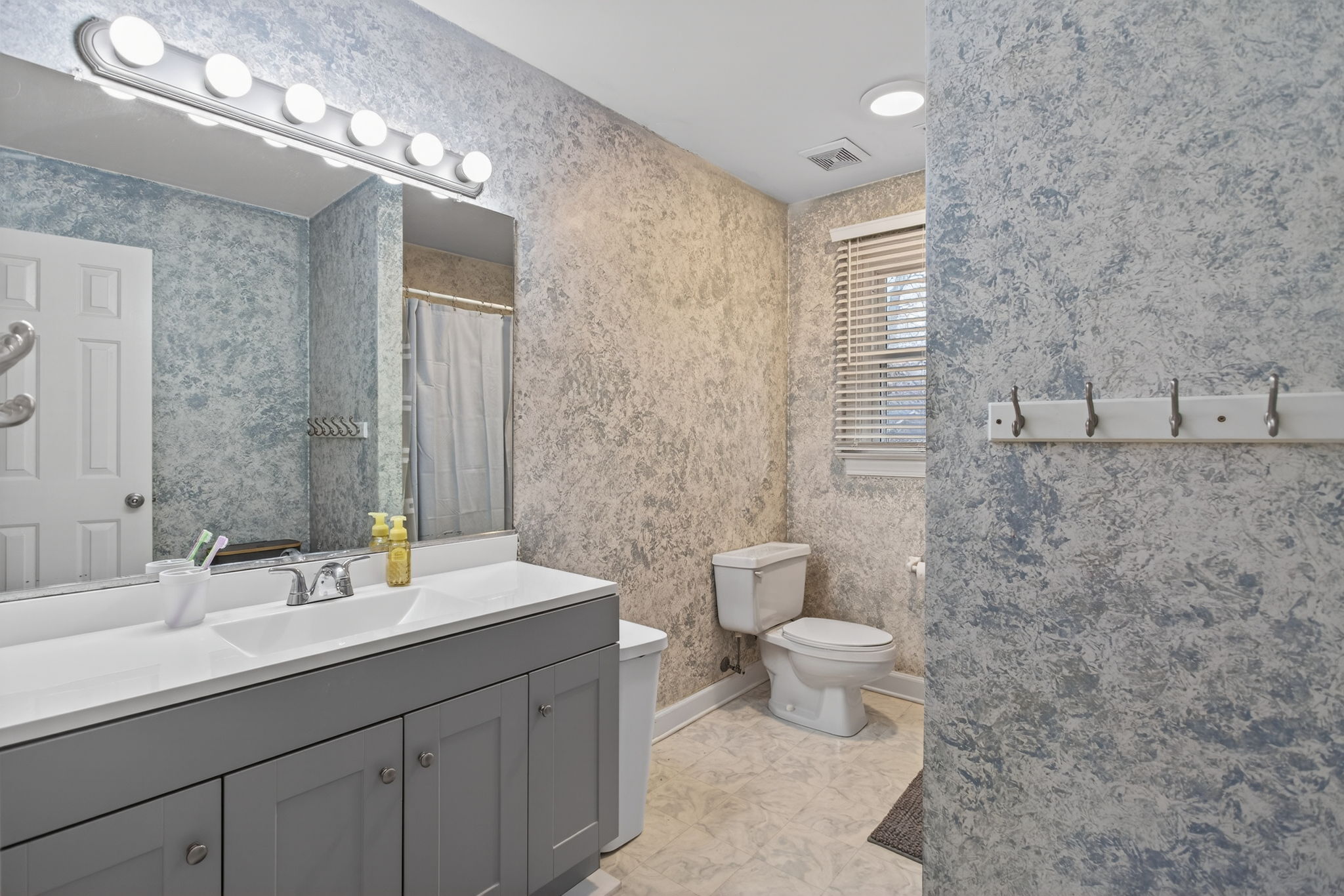 Chesapeake, Virginia, 23320, United States, 4 Bedrooms Bedrooms, ,3 BathroomsBathrooms,Residential,For Sale,2005539