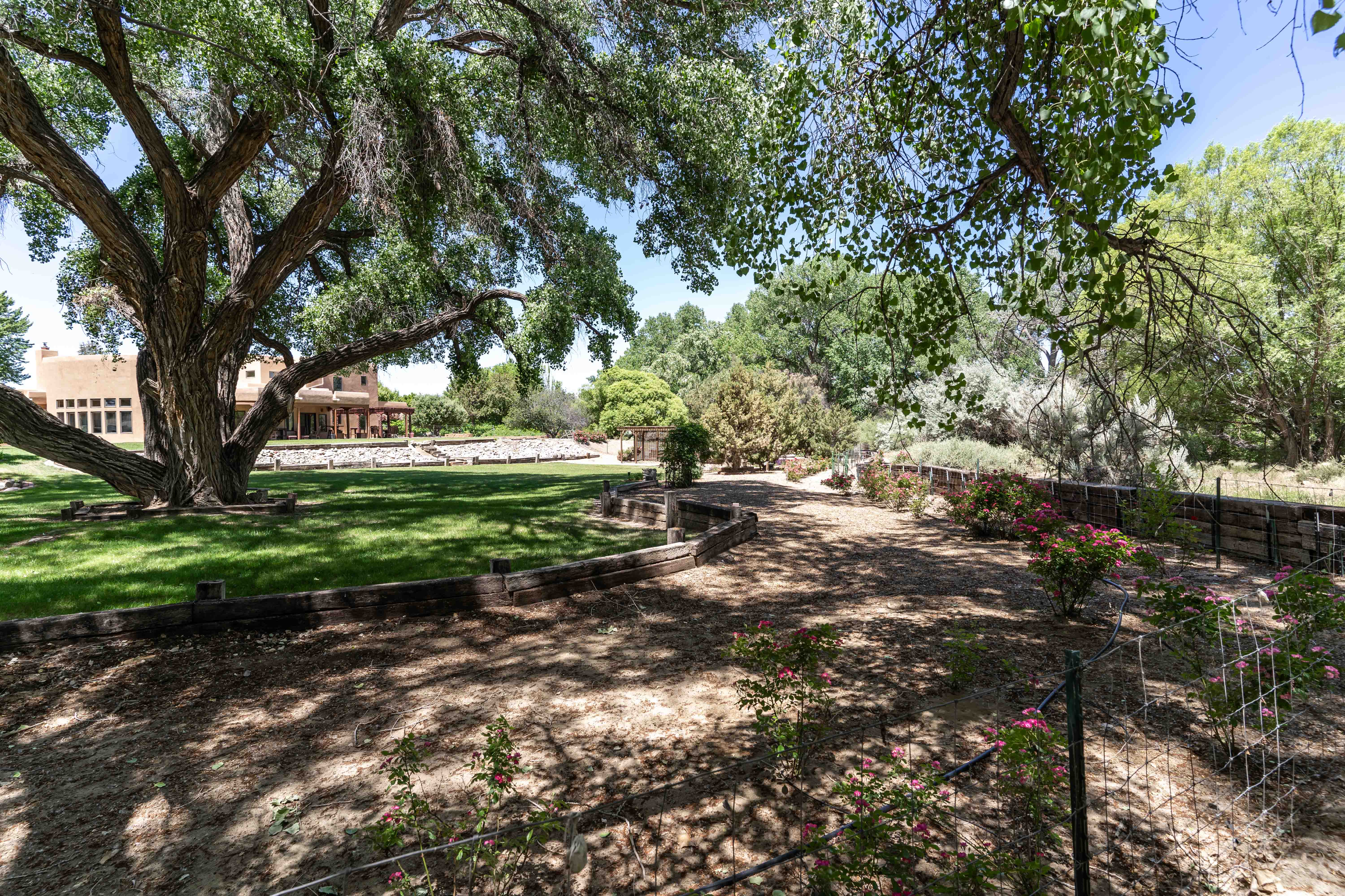 Aztec, New Mexico, 87410, United States, 4 Bedrooms Bedrooms, ,3 BathroomsBathrooms,Residential,For Sale,1974220