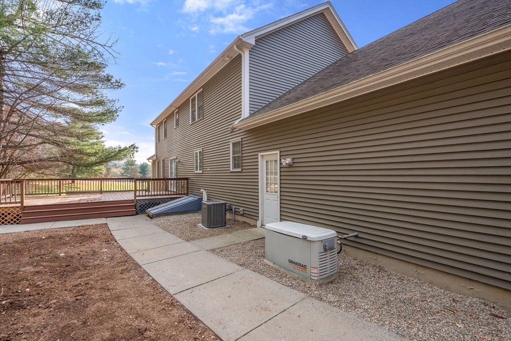 Westfield, Massachusetts, 01085, United States, 4 Bedrooms Bedrooms, ,3 BathroomsBathrooms,Residential,For Sale,1998160