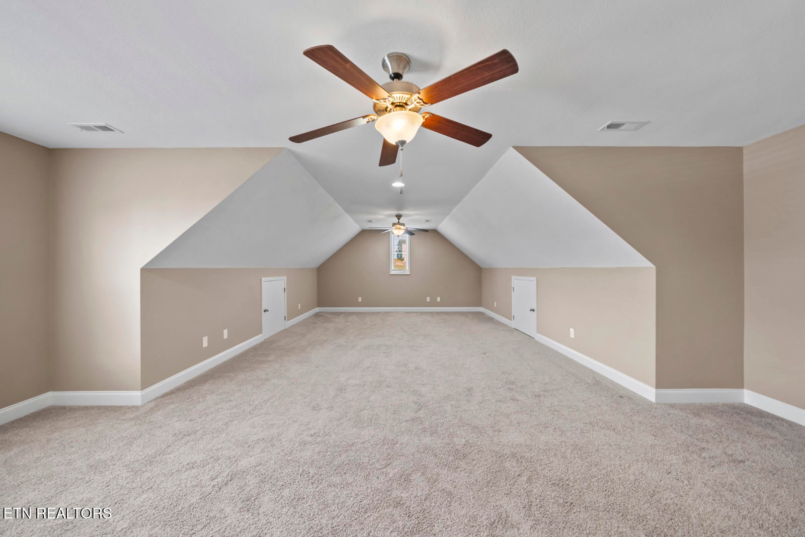 Oak Ridge, Tennessee, 37830, United States, 4 Bedrooms Bedrooms, ,3 BathroomsBathrooms,Residential,For Sale,2003025