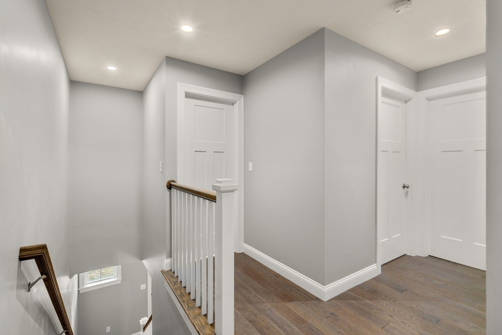 Mendon, Massachusetts, 01756, United States, 3 Bedrooms Bedrooms, ,3 BathroomsBathrooms,Residential,For Sale,1996040