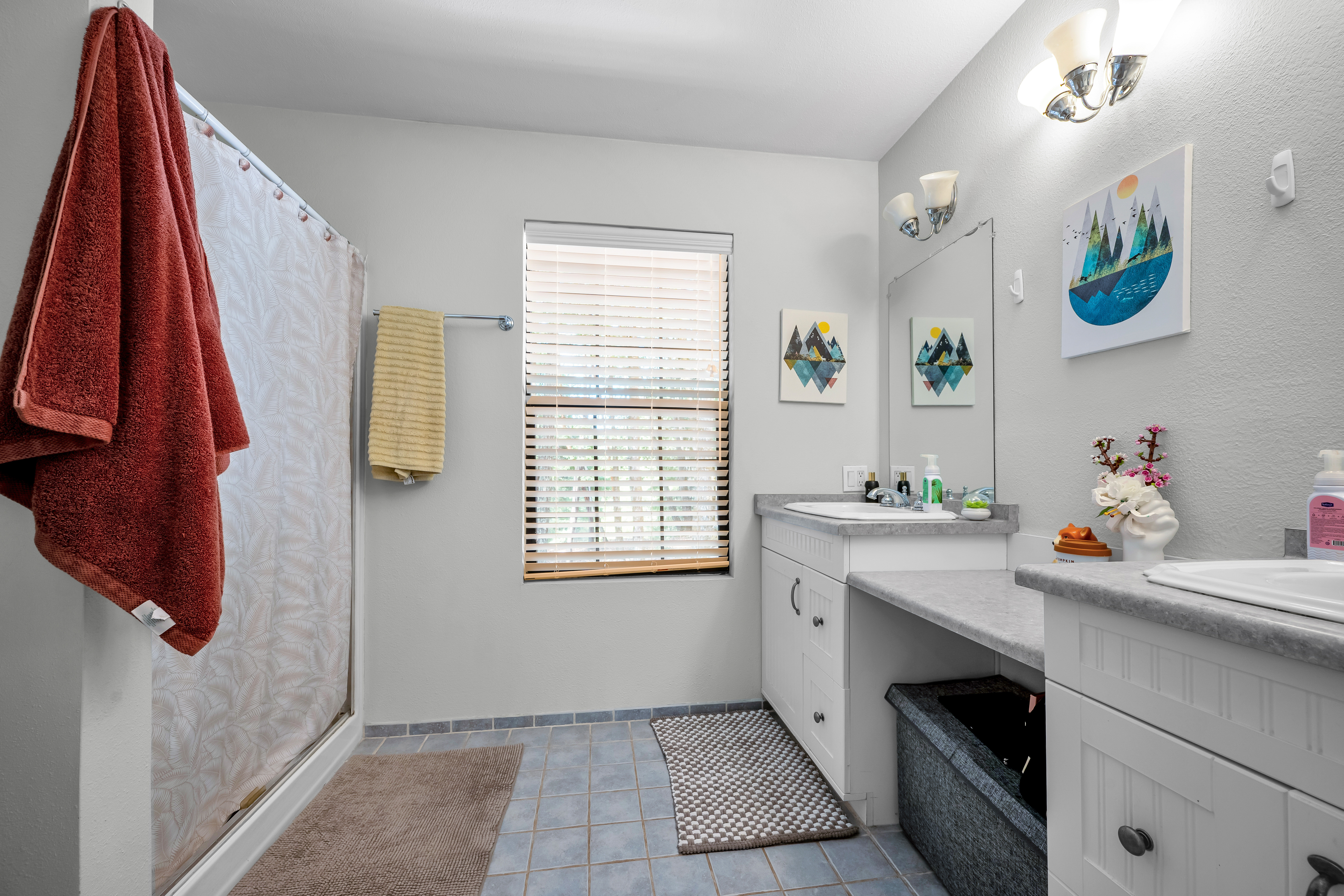 Willits, California, 95490, United States, 4 Bedrooms Bedrooms, ,3 BathroomsBathrooms,Residential,For Sale,1980811