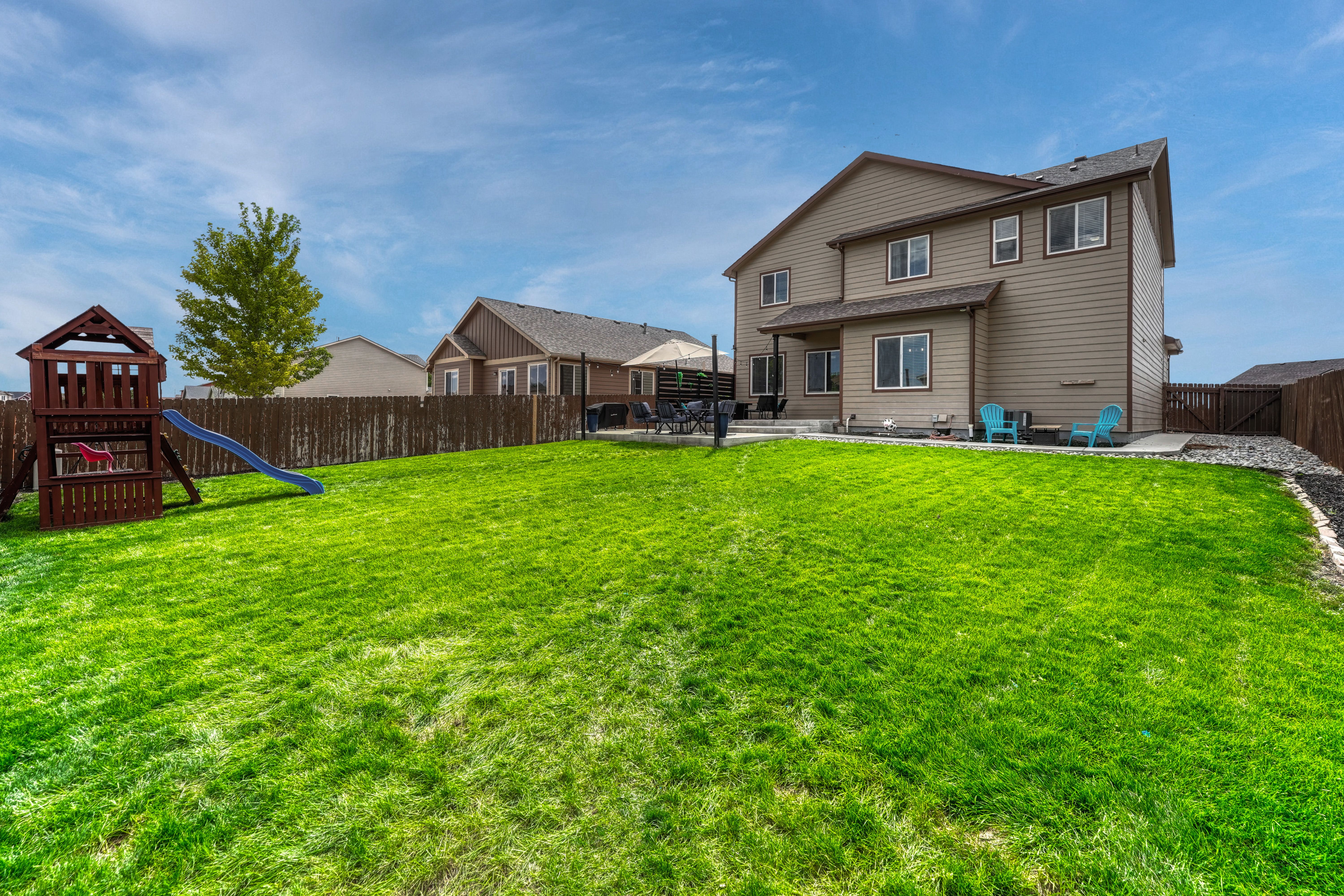  Exceptionally Updated Residence in The Meadows at Lorson Ranch - 物件實景