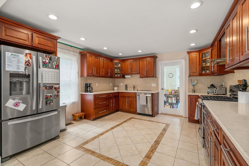 Needham, Massachusetts, 02494, United States, 4 Bedrooms Bedrooms, ,6 BathroomsBathrooms,Residential,For Sale,1995661