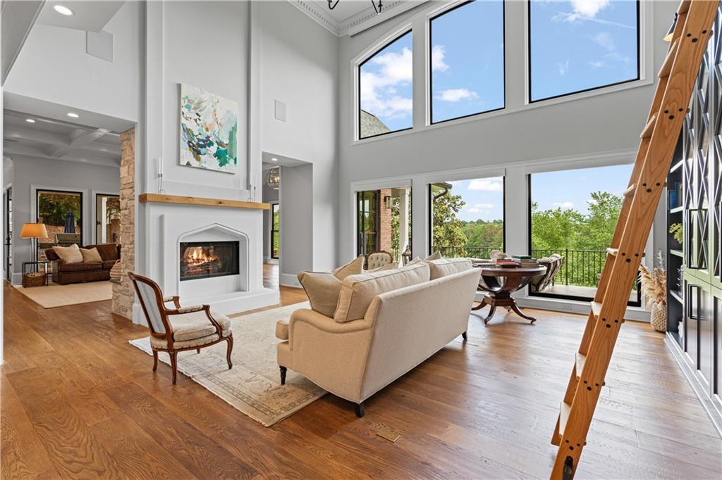 Suwanee, Georgia, 30024, United States, 5 Bedrooms Bedrooms, ,6 BathroomsBathrooms,Residential,For Sale,1822969