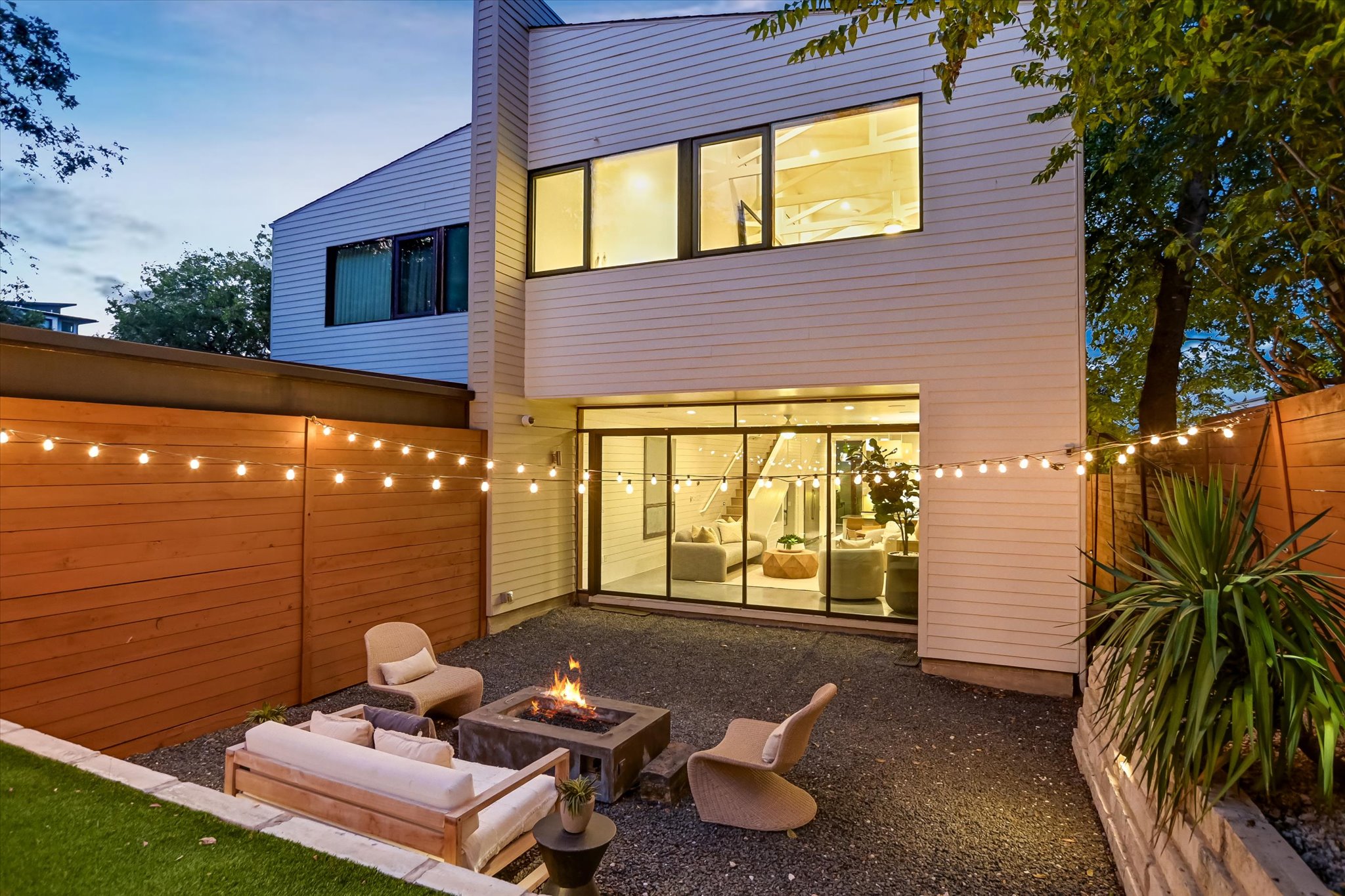  where  modern design meets everyday ease in galindo - 物件實景
