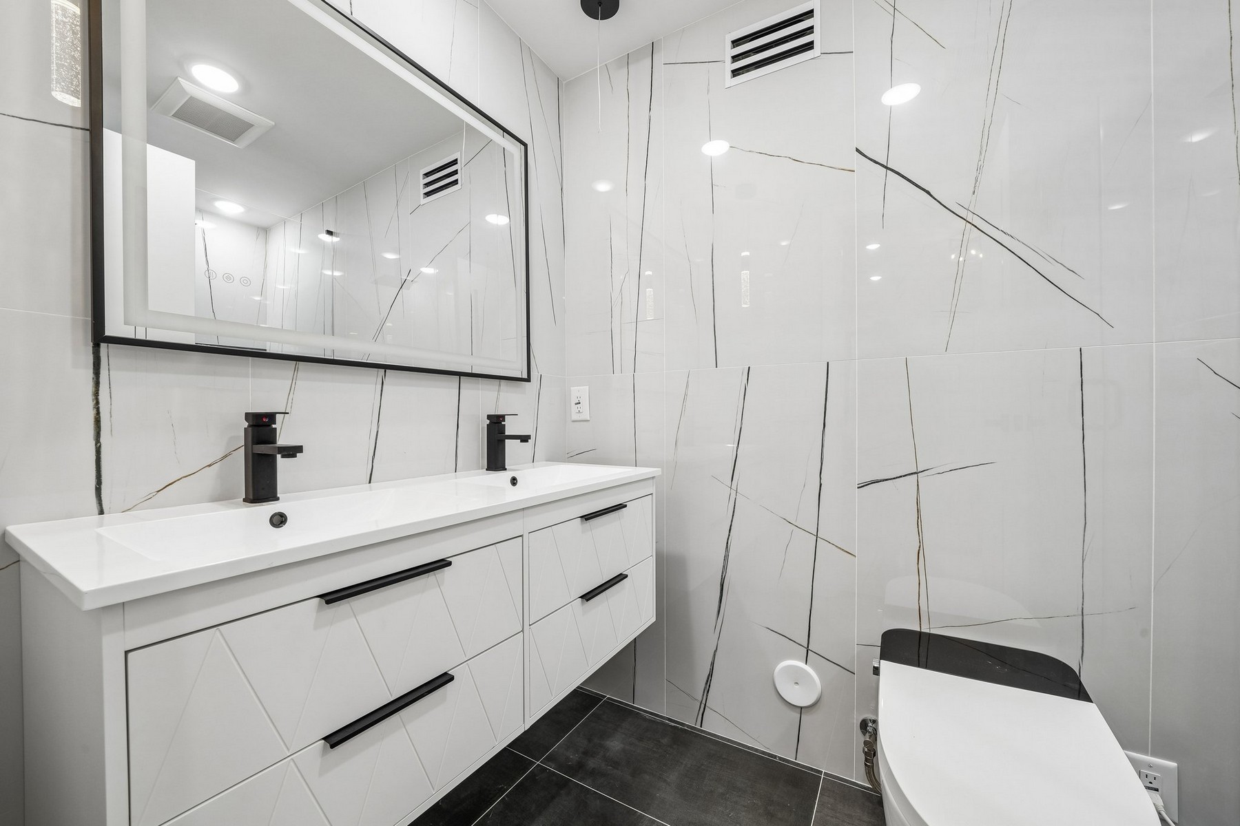  33 Bleecker St, Jc, Heights, NJ, 07307 - 物件實景