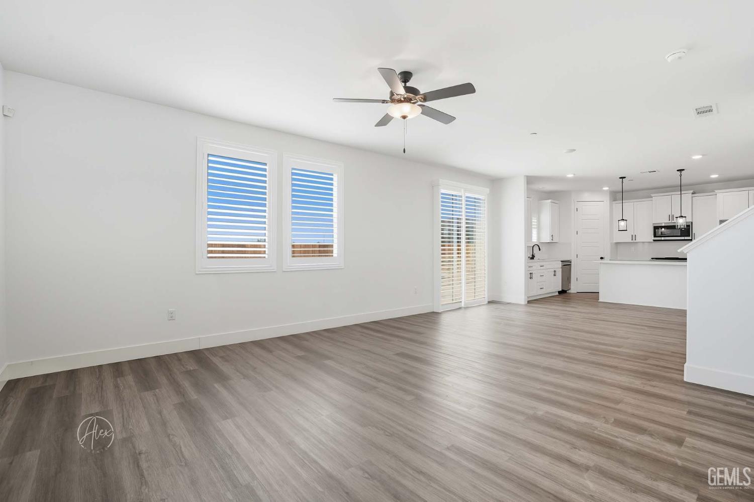 Bakersfield, California, 93314, United States, 5 Bedrooms Bedrooms, ,4 BathroomsBathrooms,Residential,For Sale,1983146