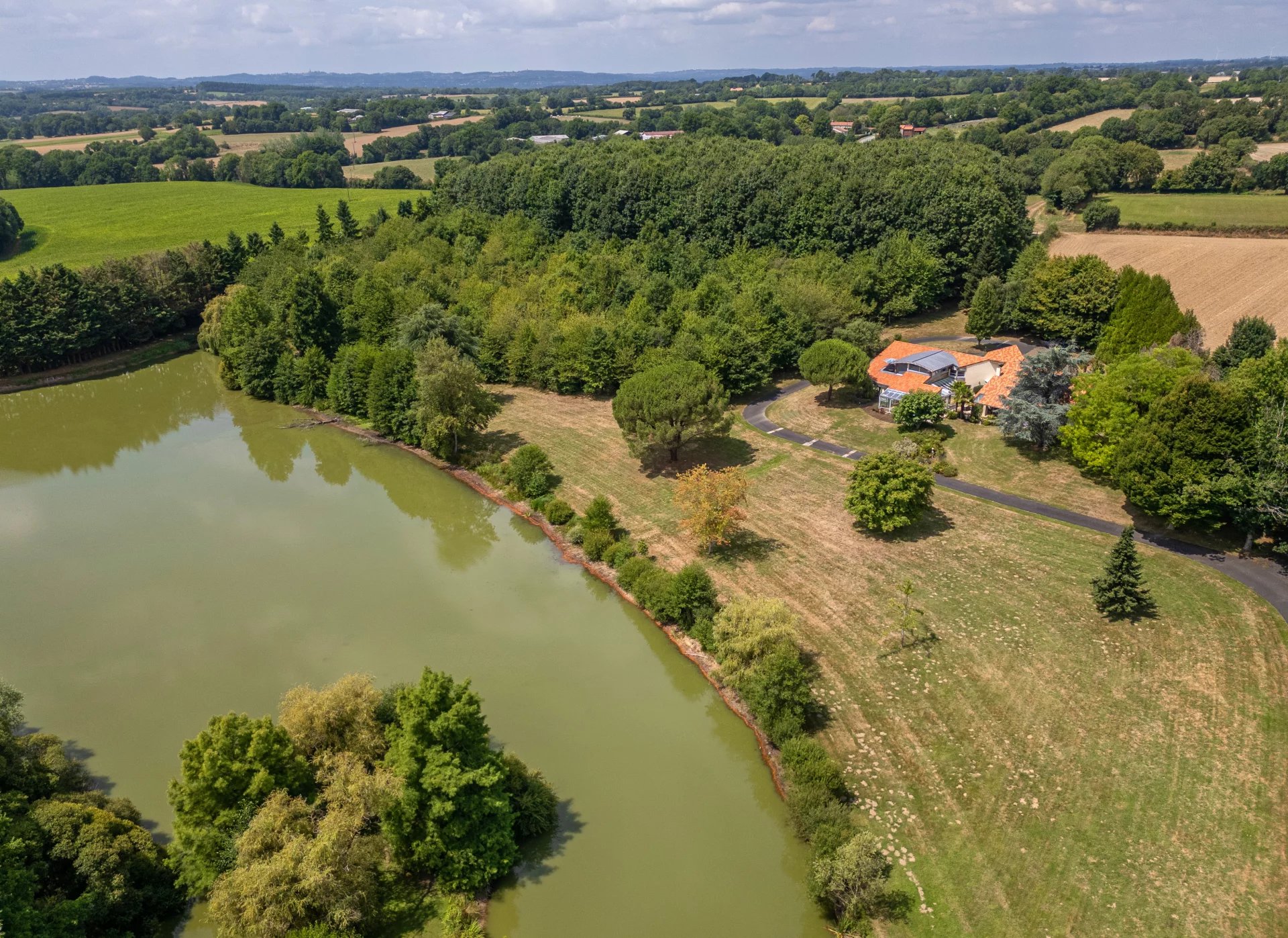 Bressuire, New Aquitaine, 79300, FR, 5 Bedrooms Bedrooms, ,6 BathroomsBathrooms,Residential,For Sale,1907709