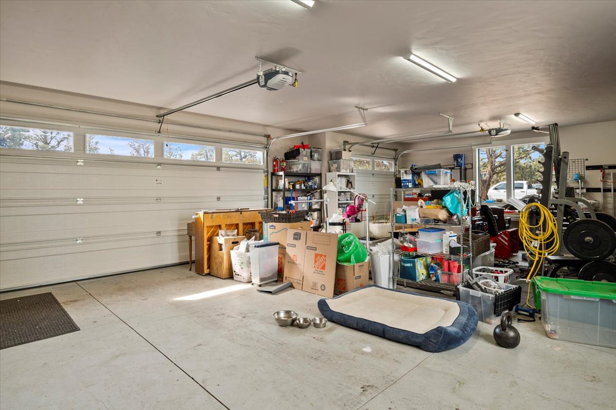 Redmond, Oregon, 97756, United States, 3 Bedrooms Bedrooms, ,3 BathroomsBathrooms,Residential,For Sale,1743690