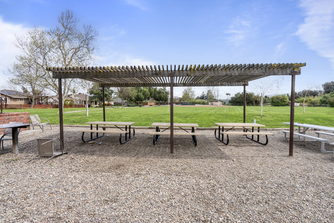 Hollister, California, 95023, United States, 3 Bedrooms Bedrooms, ,2 BathroomsBathrooms,Residential,For Sale,1882231