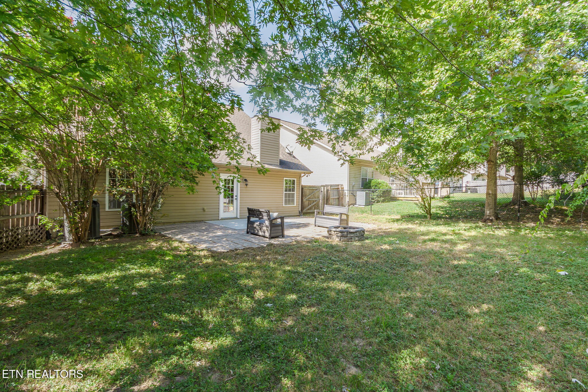 Knoxville, Tennessee, 37932, United States, 4 Bedrooms Bedrooms, ,4 BathroomsBathrooms,Residential,For Sale,1975701