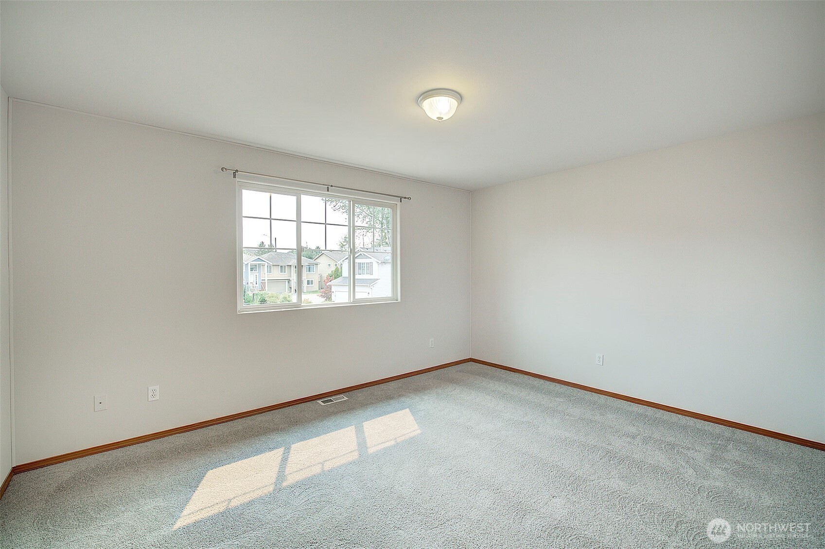 Mill Creek, Washington, 99012, United States, 4 Bedrooms Bedrooms, ,3 BathroomsBathrooms,Residential,For Sale,1942132