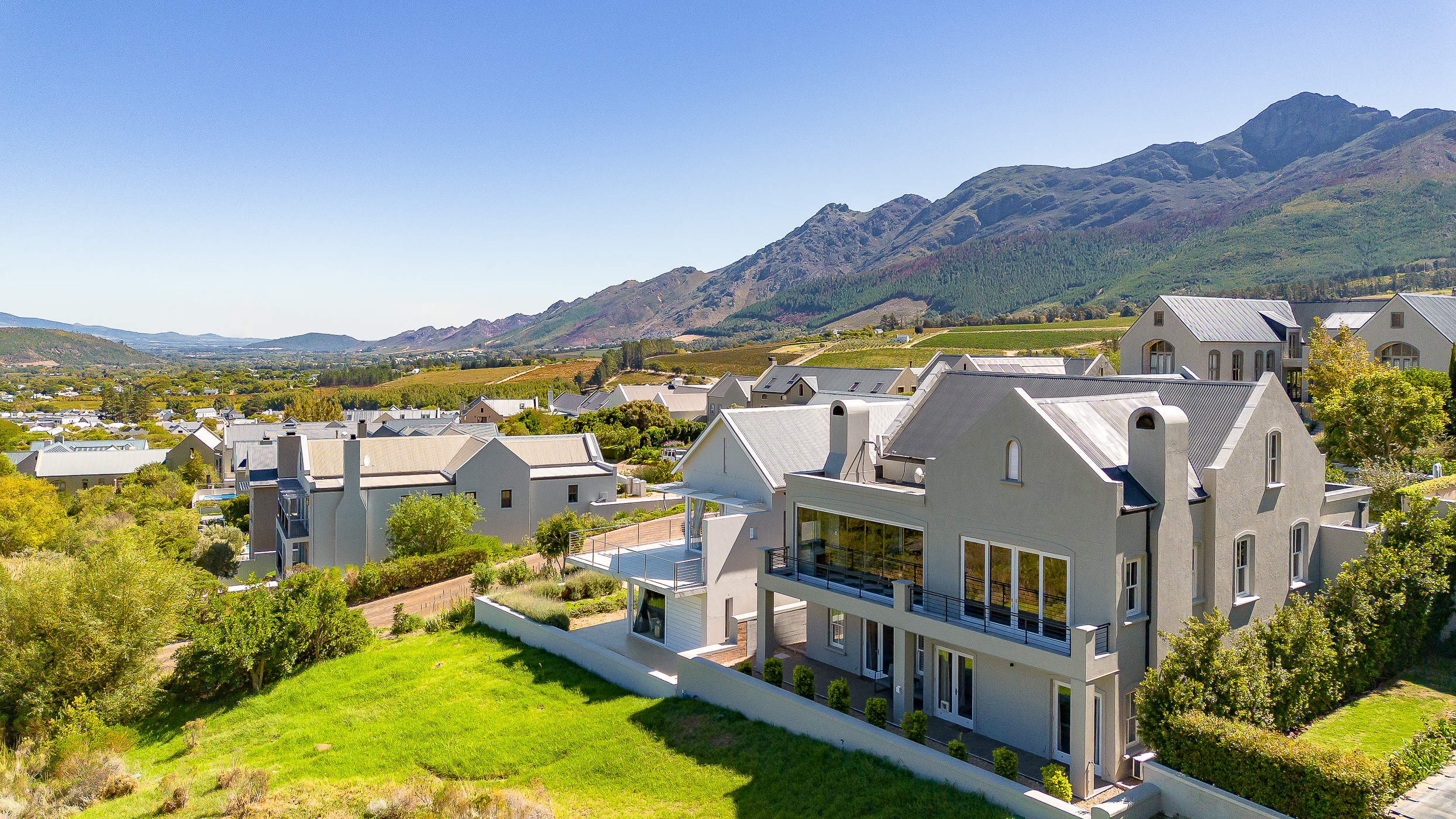  Contemporary Luxury Home for Sale in Franschhoek Estate - 物件實景