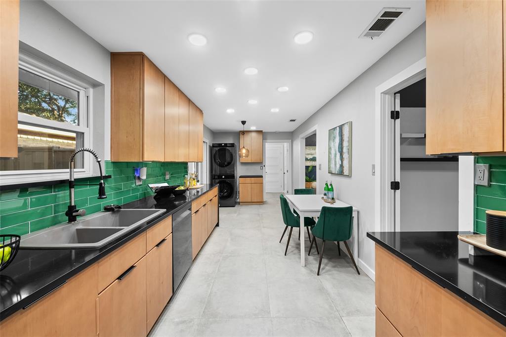 Plano, Texas, 75075, United States, 3 Bedrooms Bedrooms, ,3 BathroomsBathrooms,Residential,For Sale,1978302