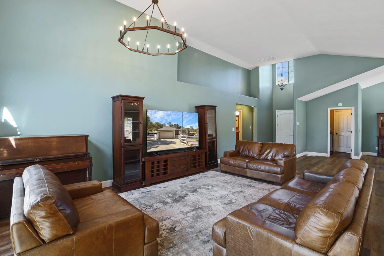 Valley Springs, California, 95252, United States, 3 Bedrooms Bedrooms, ,2 BathroomsBathrooms,Residential,For Sale,1978438