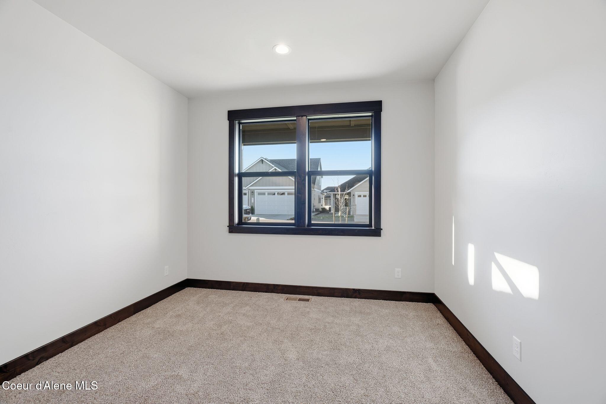 Coeur d'Alene, Idaho, 83815, United States, 3 Bedrooms Bedrooms, ,2 BathroomsBathrooms,Residential,For Sale,2005477