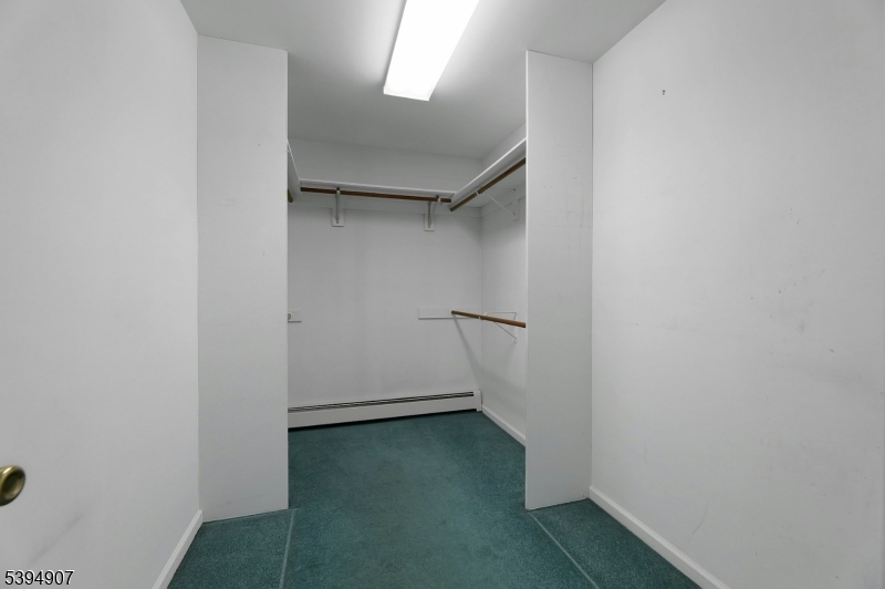 Wayne Twp., New Jersey, 07470, United States, 4 Bedrooms Bedrooms, ,4 BathroomsBathrooms,Residential,For Sale,1989007