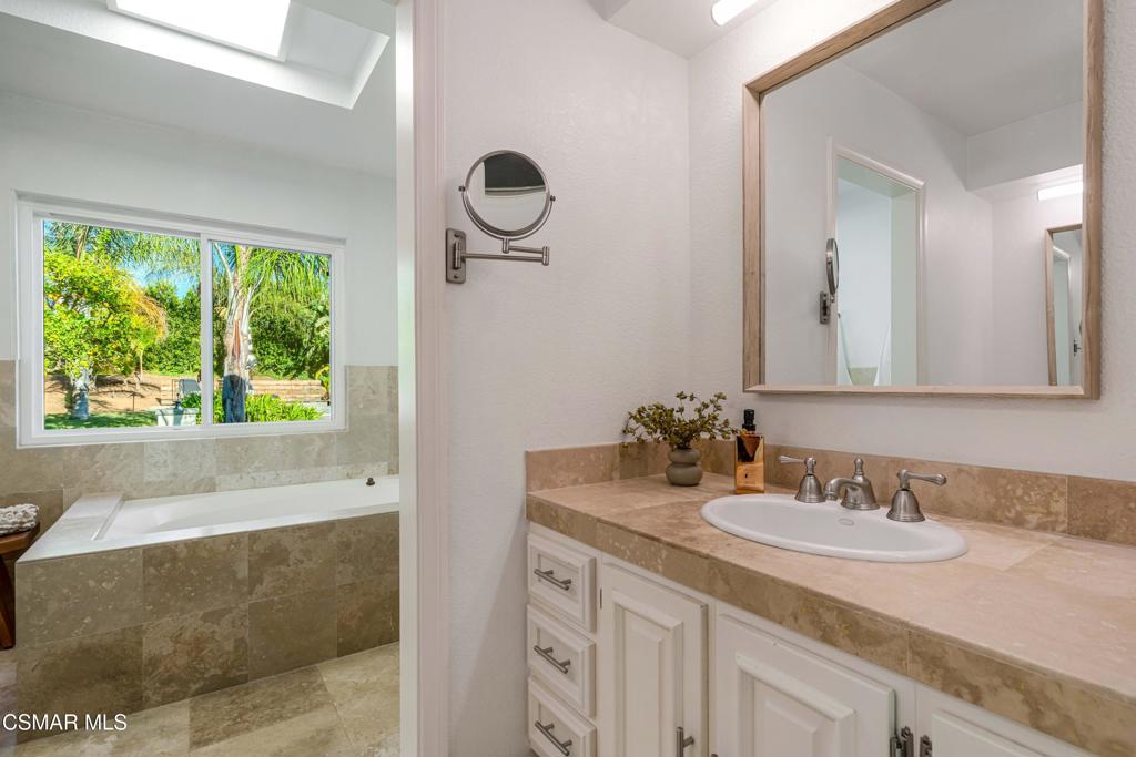 Simi Valley, California, 93065, United States, 4 Bedrooms Bedrooms, ,3 BathroomsBathrooms,Residential,For Sale,1941283
