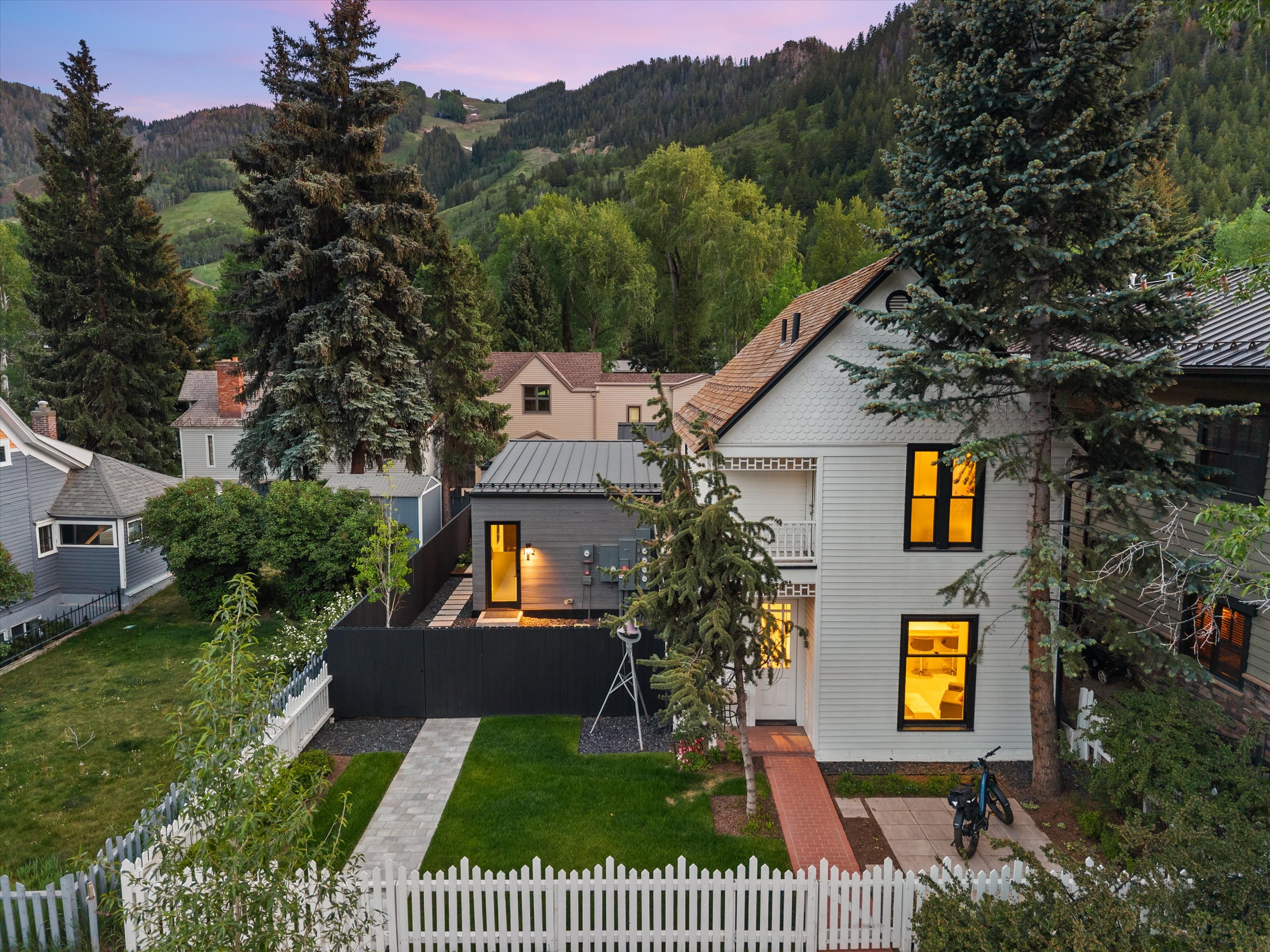  The Jewel of Aspen; an Elegant 4-Unit Lady Victorian - 物件實景