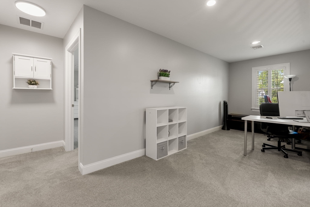 Ludlow, Massachusetts, 01056, United States, 3 Bedrooms Bedrooms, ,3 BathroomsBathrooms,Residential,For Sale,1942127