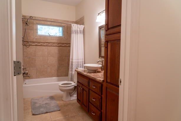 Murphy, North Carolina, 28906, United States, 4 Bedrooms Bedrooms, ,4 BathroomsBathrooms,Residential,For Sale,1989693