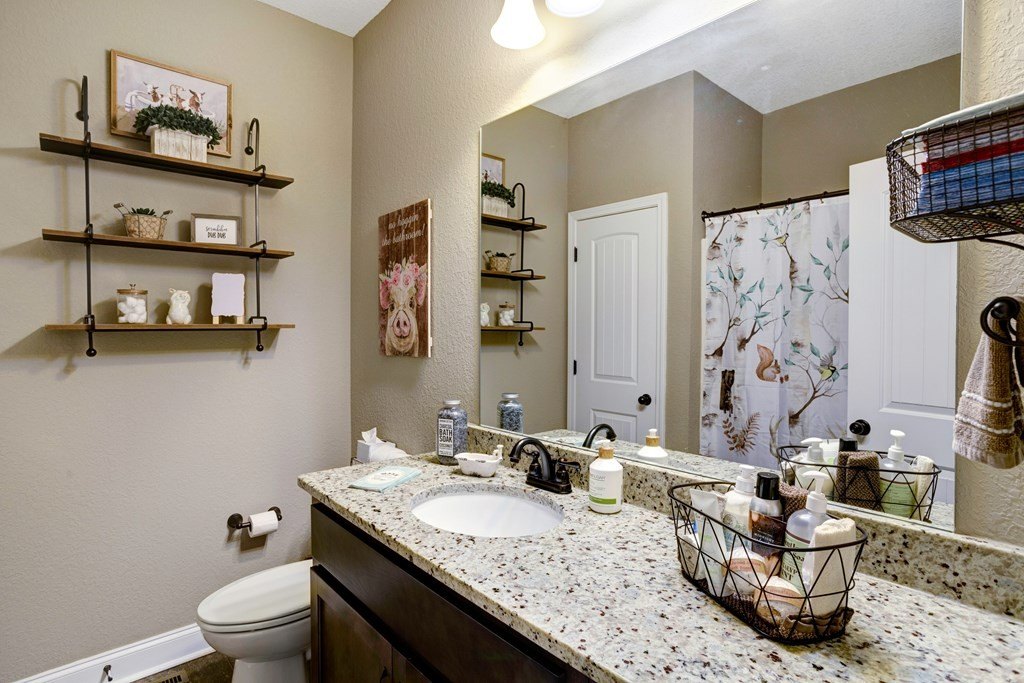 Hiawassee, Georgia, 30546, United States, 2 Bedrooms Bedrooms, ,2 BathroomsBathrooms,Residential,For Sale,1973981