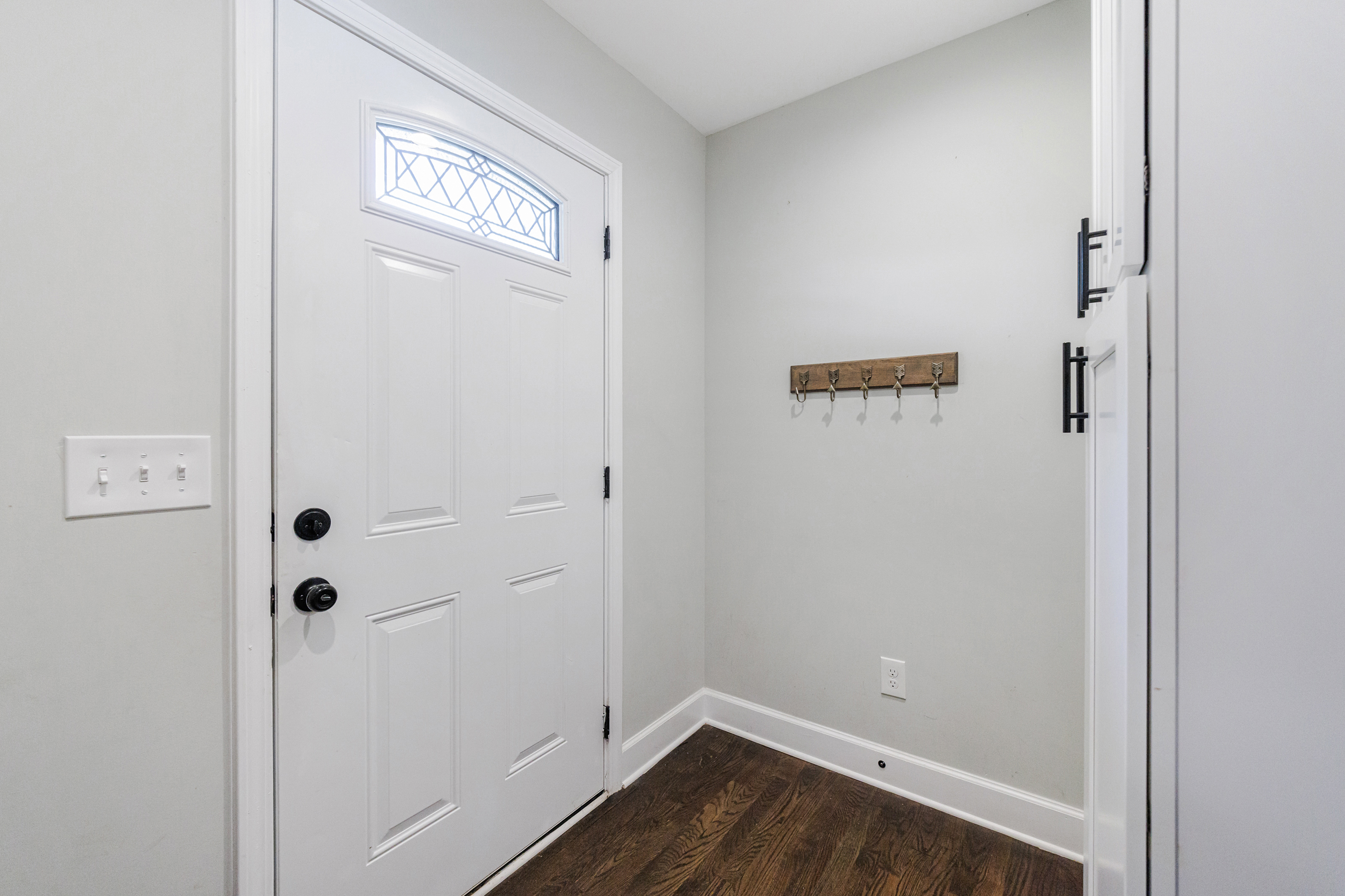  Stunning Fully Renovated Oasis on 2.4+/- Acres - 物件實景