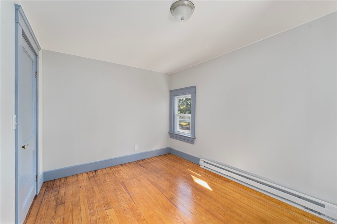 Warwick, Rhode Island, 02889, United States, 4 Bedrooms Bedrooms, ,2 BathroomsBathrooms,Residential,For Sale,1988287