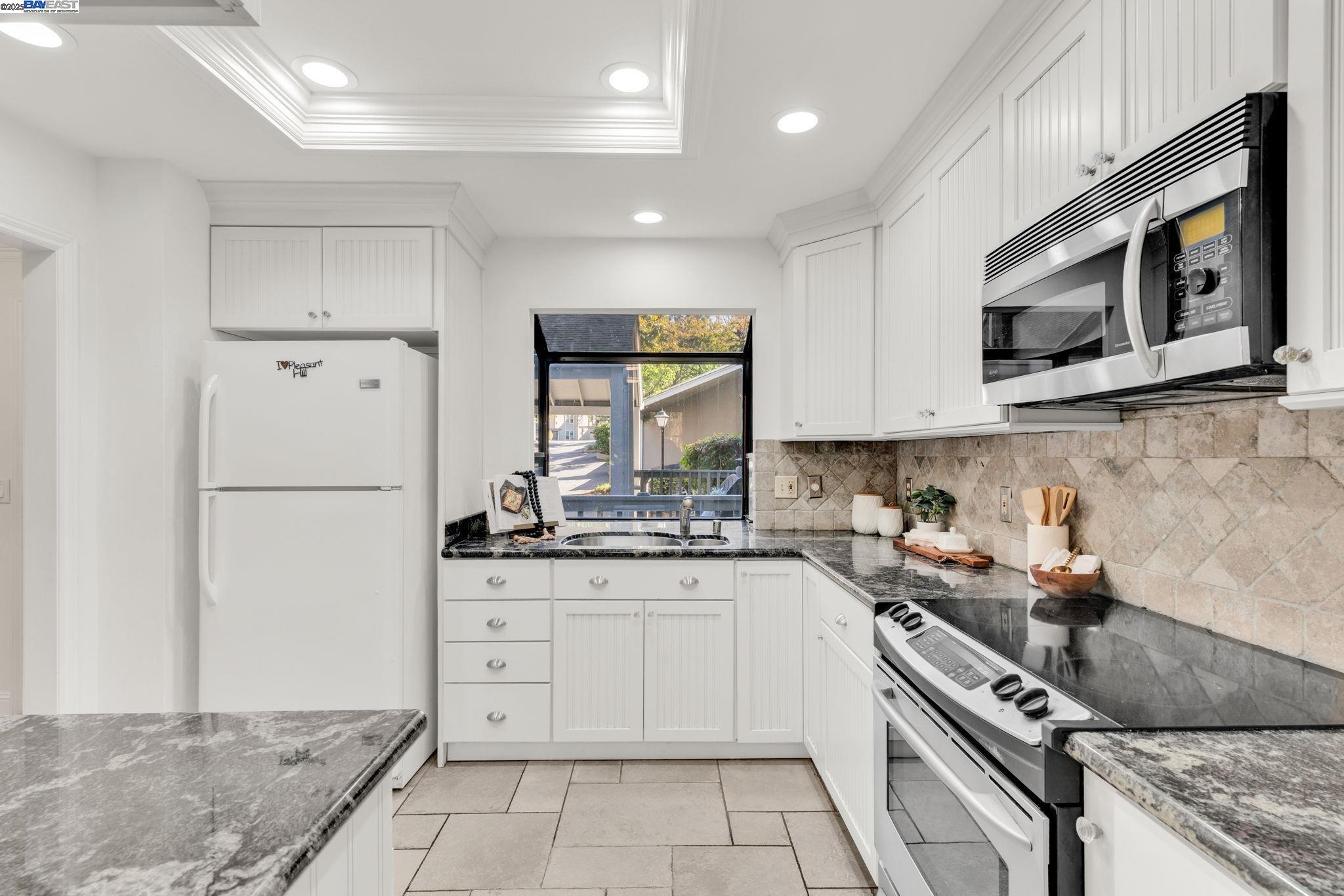 Pleasant Hill, California, 94523, United States, 4 Bedrooms Bedrooms, ,2 BathroomsBathrooms,Residential,For Sale,1991130