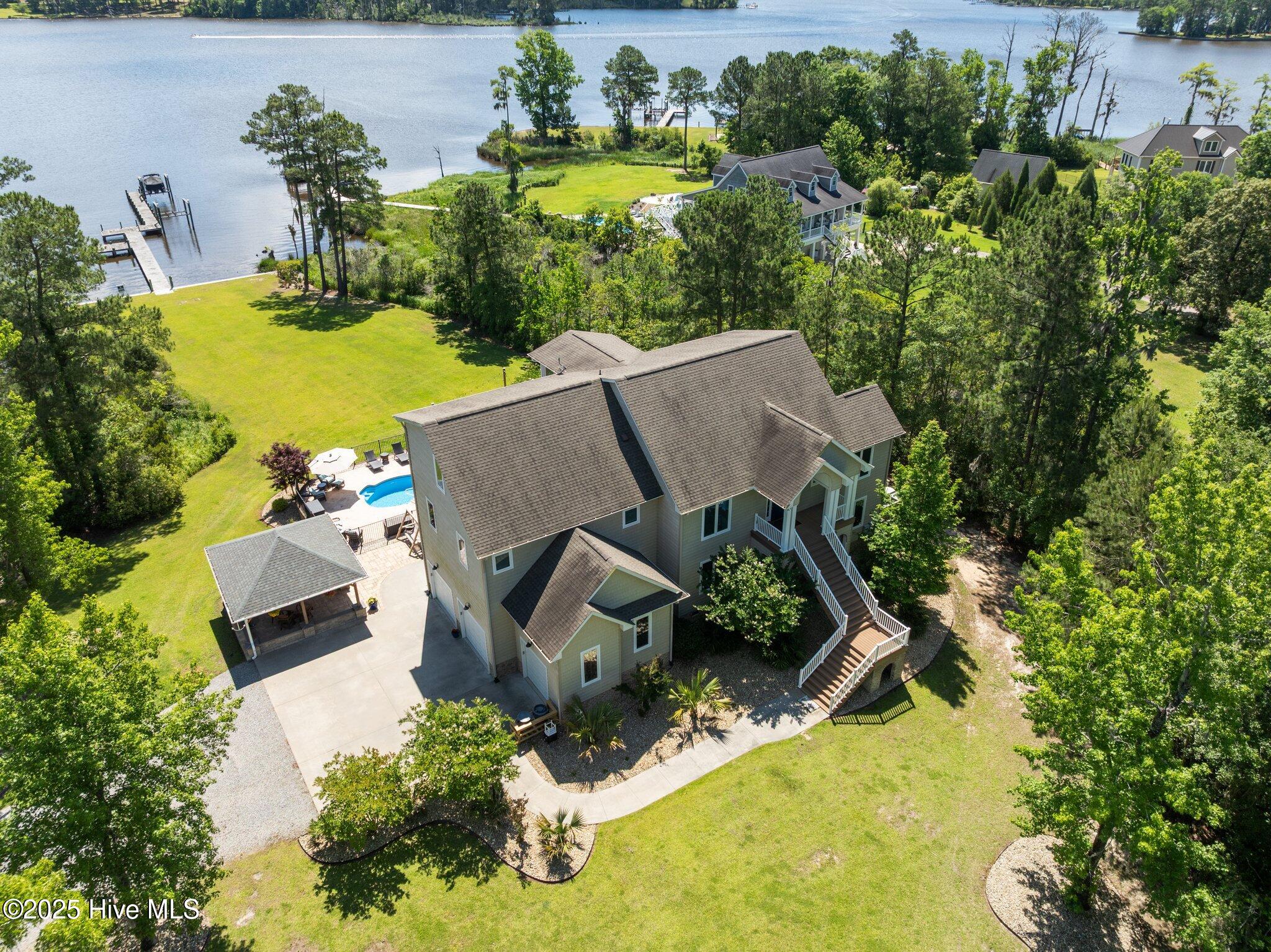 Chocowinity, North Carolina, 27817, United States, 4 Bedrooms Bedrooms, ,5 BathroomsBathrooms,Residential,For Sale,1827727
