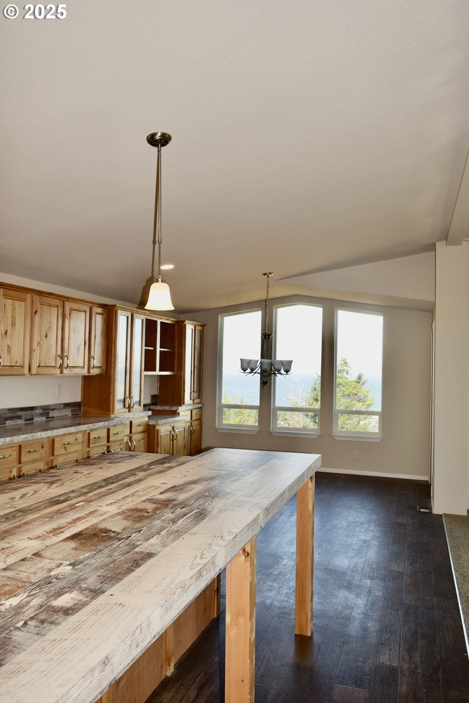 Gold Beach, Oregon, 97444, United States, 3 Bedrooms Bedrooms, ,2 BathroomsBathrooms,Residential,For Sale,1983630