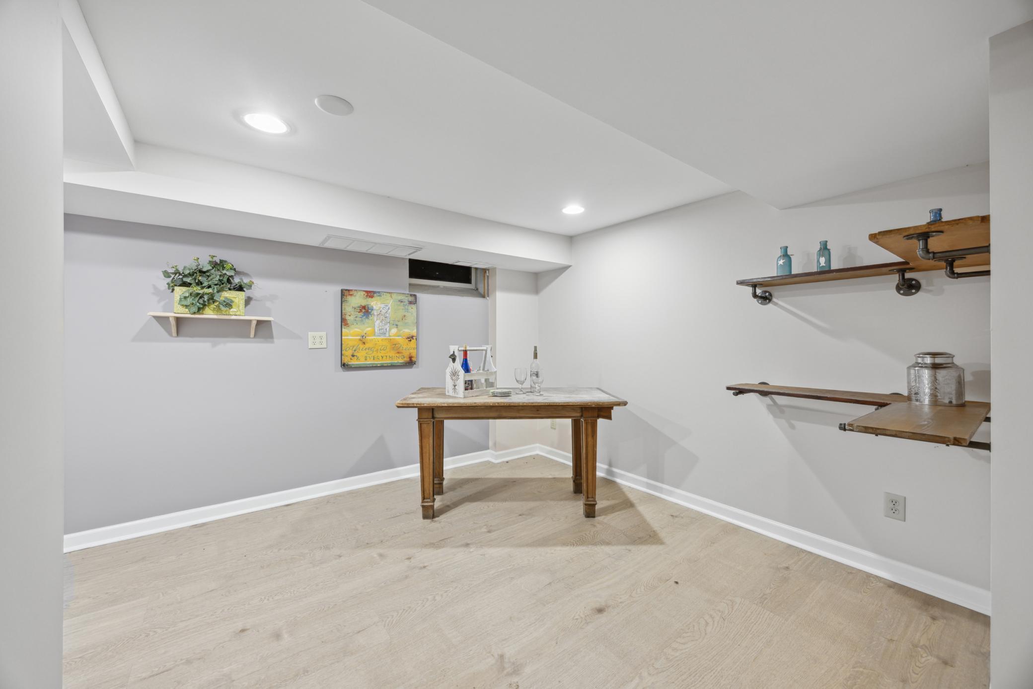 Brooklyn Center, Minnesota, 55429, United States, 5 Bedrooms Bedrooms, ,2 BathroomsBathrooms,Residential,For Sale,1906569