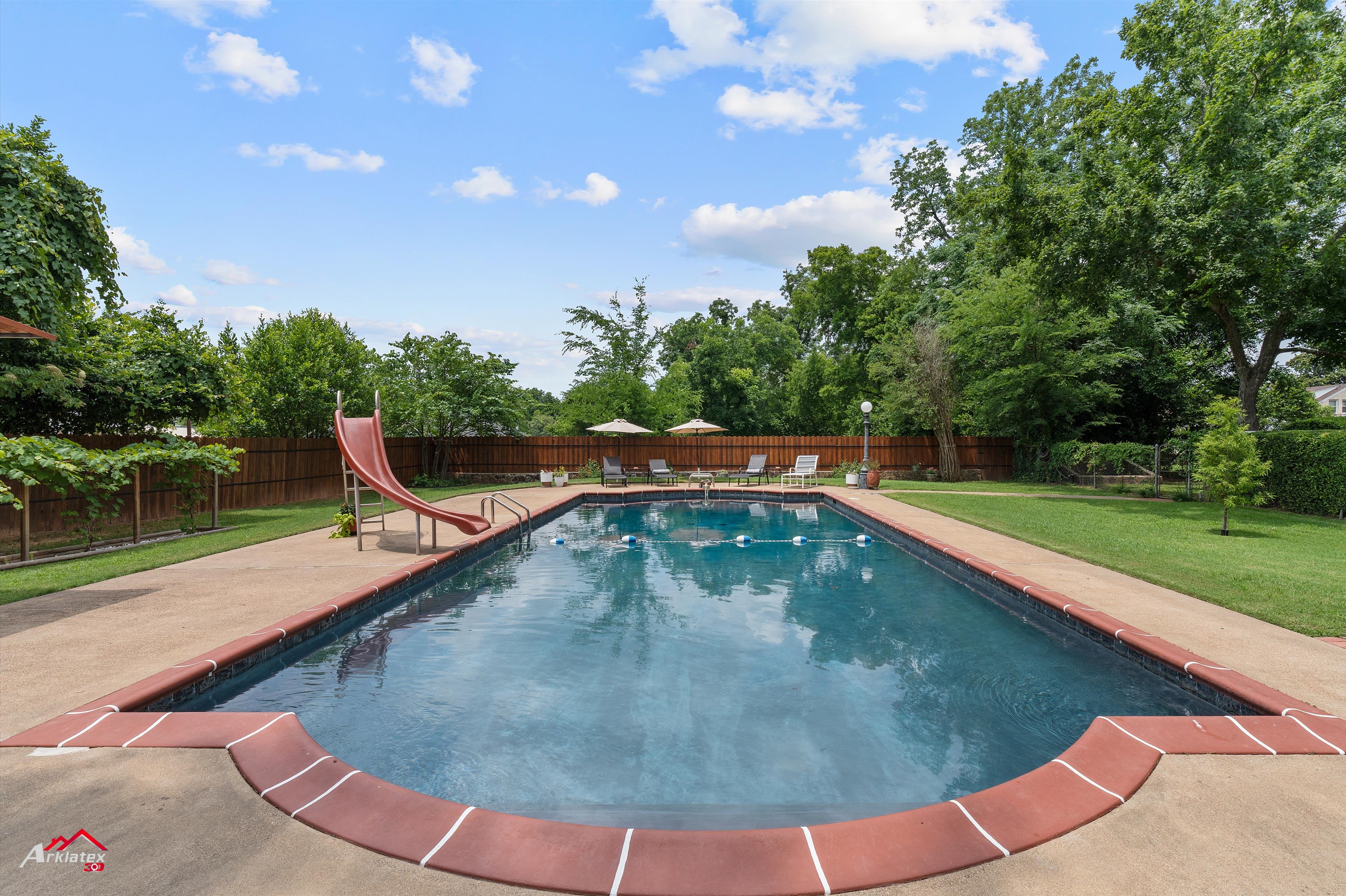 Henderson, Texas, 75654, United States, 3 Bedrooms Bedrooms, ,5 BathroomsBathrooms,Residential,For Sale,1930461