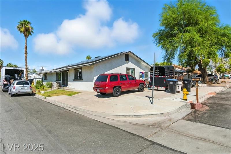 Las Vegas, Nevada, 89106, United States, 4 Bedrooms Bedrooms, ,3 BathroomsBathrooms,Residential,For Sale,1942763