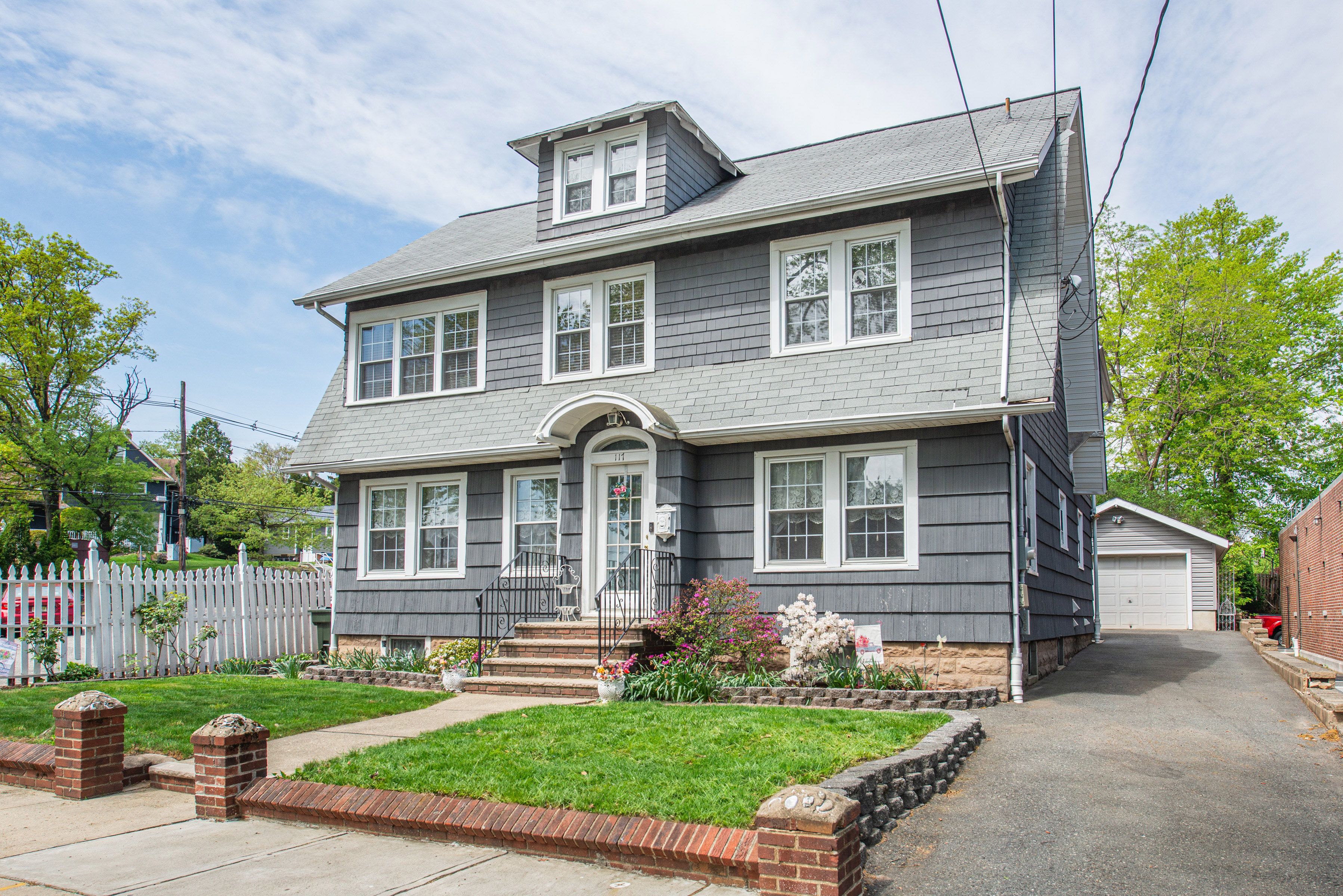 Nutley, New Jersey, 07110, United States, 3 Bedrooms Bedrooms, ,2 BathroomsBathrooms,Residential,For Sale,1935427