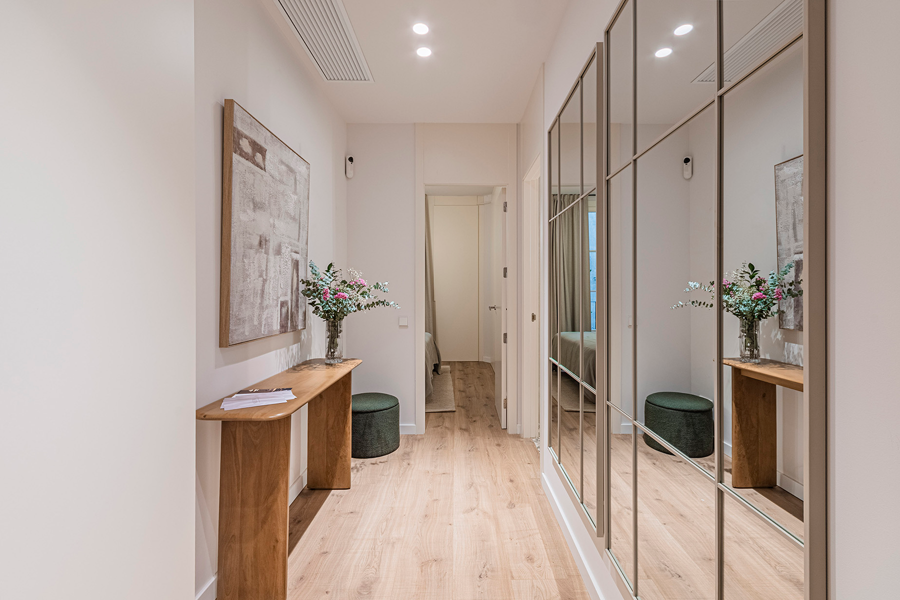  Renovated corner apartment with lots of natural light - 物件實景