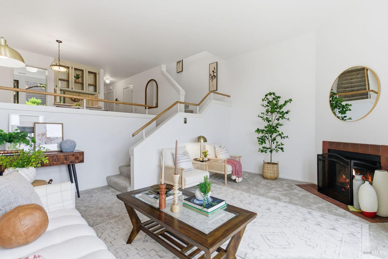 Sausalito, California, 94965, United States, 3 Bedrooms Bedrooms, ,3 BathroomsBathrooms,Residential,For Sale,1990897