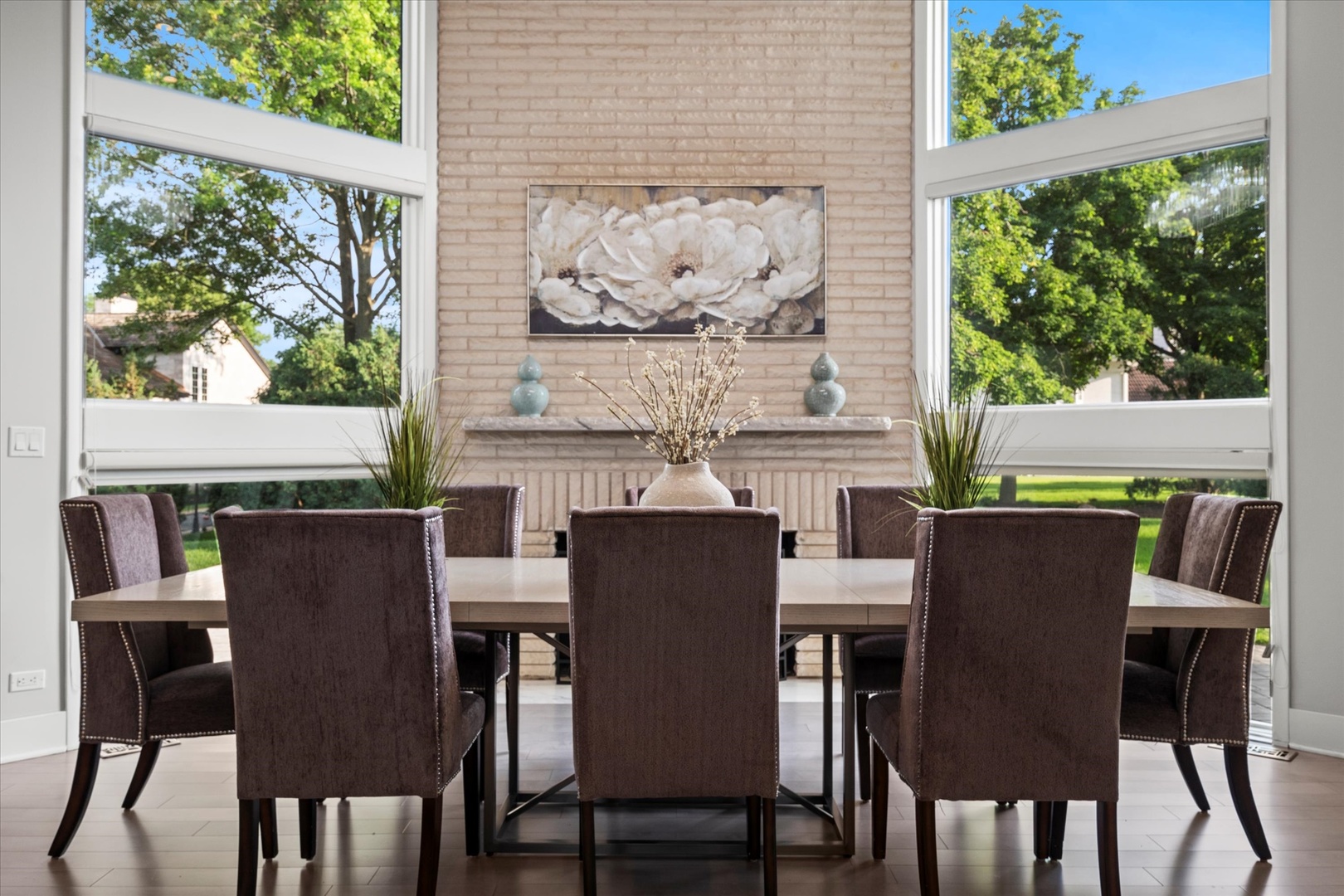 Oak Brook, Illinois, 60523, United States, 5 Bedrooms Bedrooms, ,6 BathroomsBathrooms,Residential,For Sale,1903537