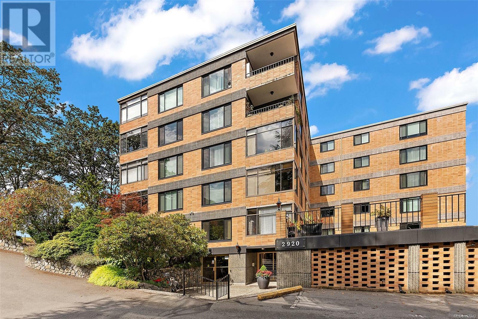 VICTORIA, British Columbia, V8T 3S7, CA, 2 Bedrooms Bedrooms, ,2 BathroomsBathrooms,Residential,For Sale,1875643