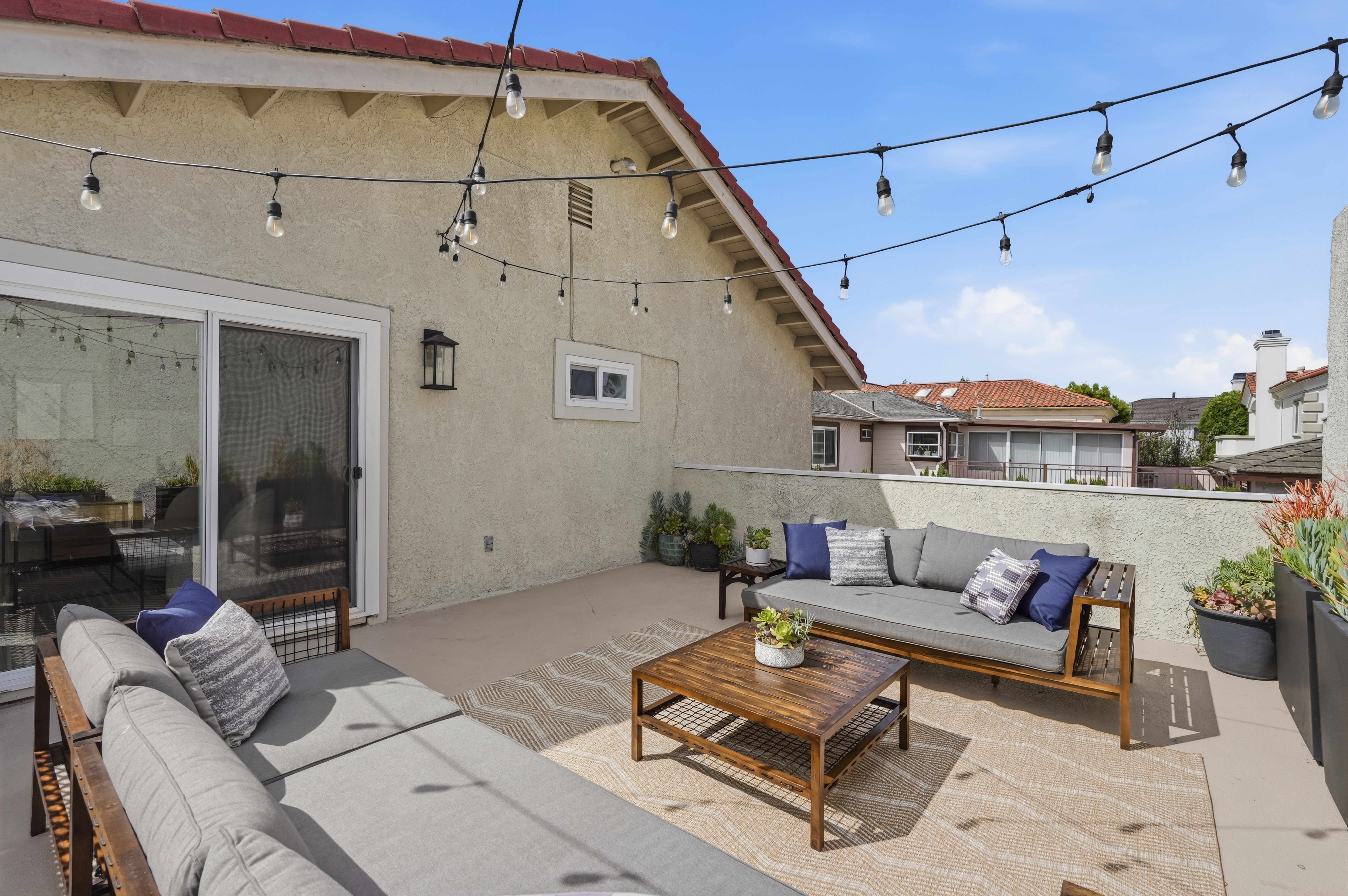  2220 Clark Lane, Redondo Beach, CA 90278 - 物件實景