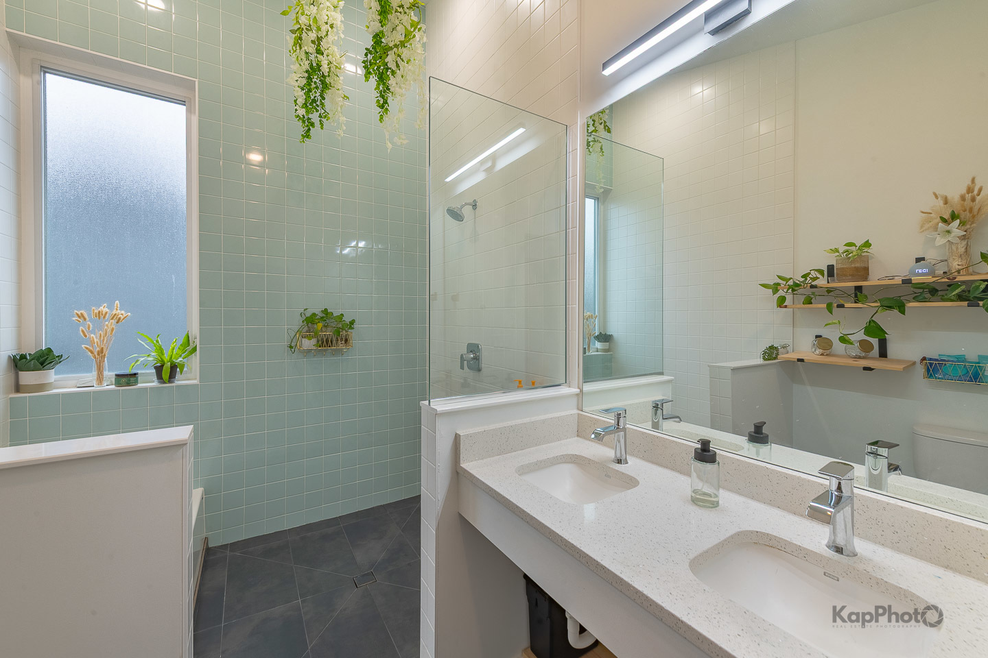 Chicago, Illinois, 60612, United States, 4 Bedrooms Bedrooms, ,2 BathroomsBathrooms,Residential,For Sale,2001232