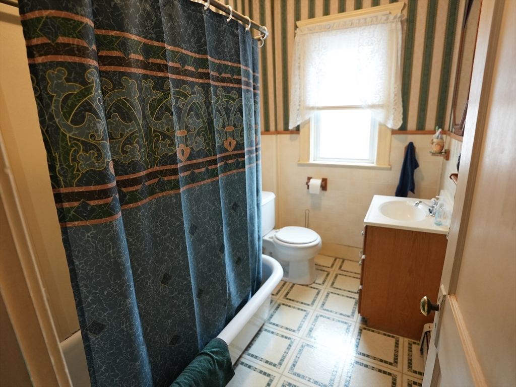 Revere, Massachusetts, 02151, United States, 2 Bedrooms Bedrooms, ,2 BathroomsBathrooms,Residential,For Sale,1935800