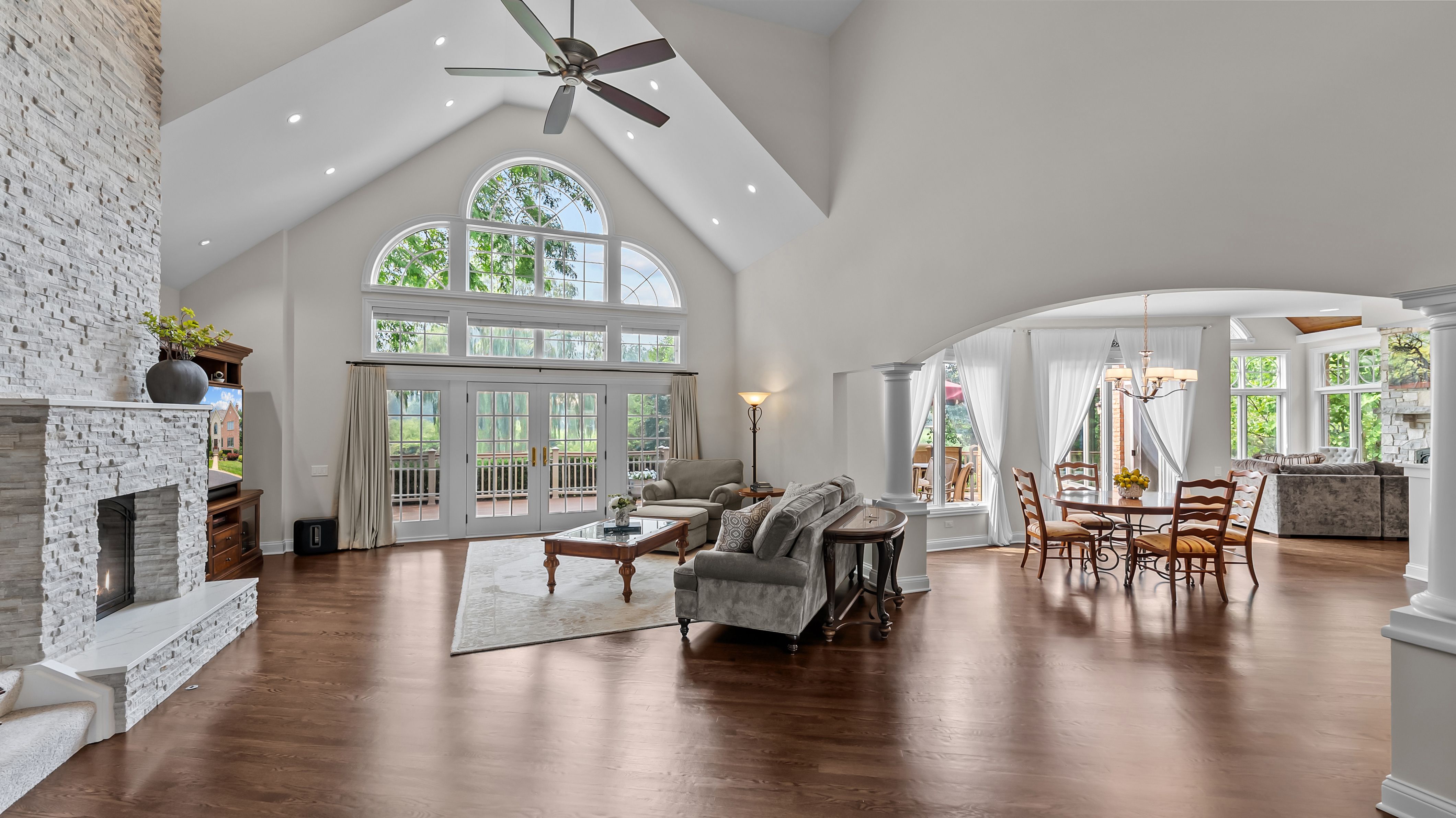  Experience Luxury Living at its Finest in Barrington - 物件實景