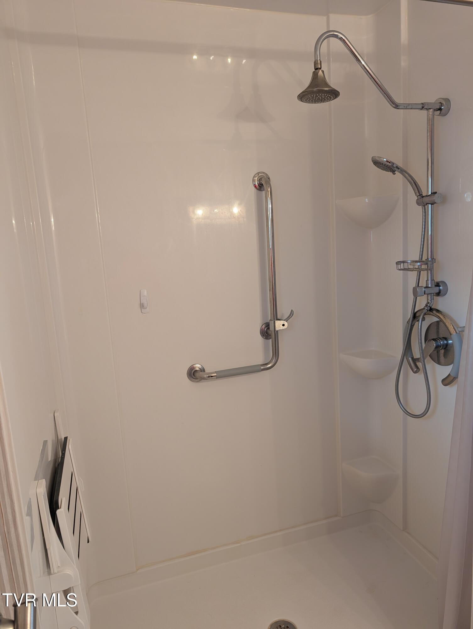 Johnson City, Tennessee, 37604, United States, 4 Bedrooms Bedrooms, ,3 BathroomsBathrooms,Residential,For Sale,1978550