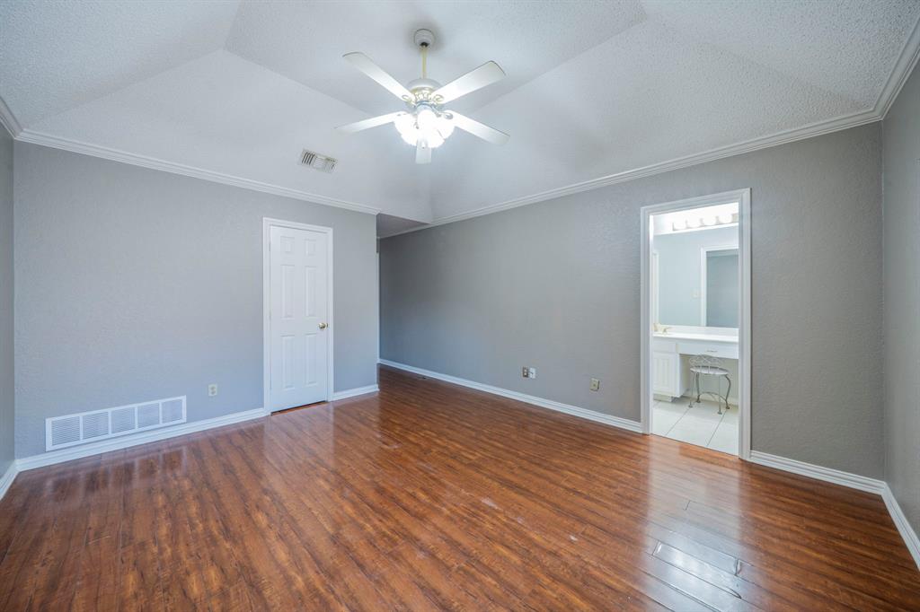 Arlington, Texas, 76013, United States, 4 Bedrooms Bedrooms, ,4 BathroomsBathrooms,Residential,For Sale,1978086