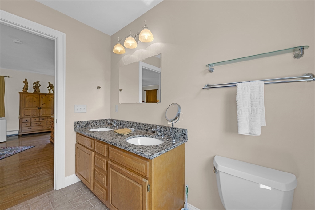 North Brookfield, Massachusetts, 01535, United States, 3 Bedrooms Bedrooms, ,3 BathroomsBathrooms,Residential,For Sale,2038424