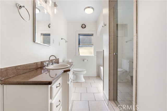 Azusa, California, 91702, United States, 2 Bedrooms Bedrooms, ,1 BathroomBathrooms,Residential,For Sale,1978077